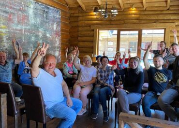 На встрече в «Монастик Карпаты» уютная атмосфера